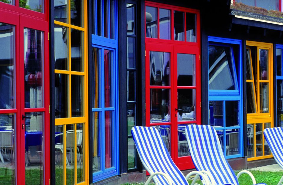 Цветные окна купить в Москве